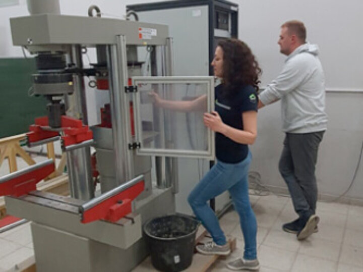 Badania ściskania - Prasa Walter Bai